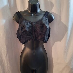 Black Lace Bra with Wide Straps and Sweetheart Neckline